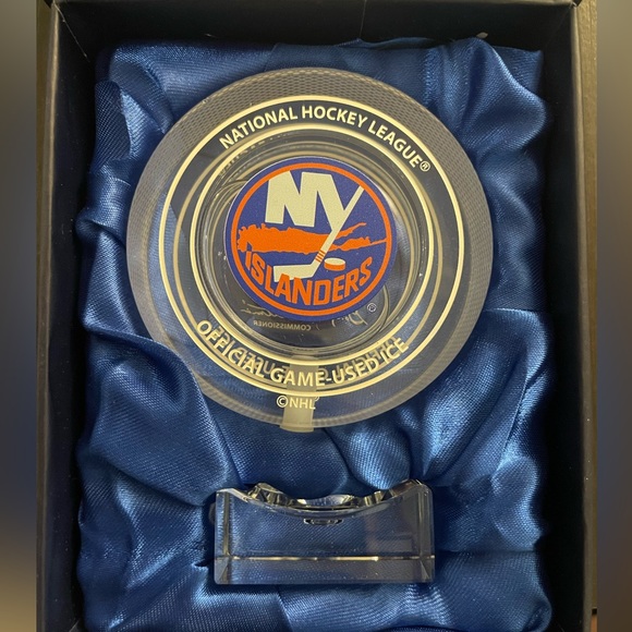 New York Islanders Inaugural season game used ice. - Picture 2 of 4
